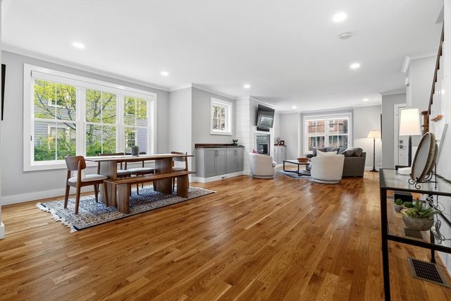 26 Neponset Ave 26, Boston, MA 02131