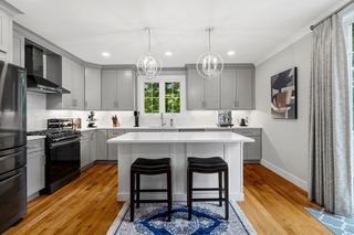 26 Neponset Ave 26, Boston, MA 02131