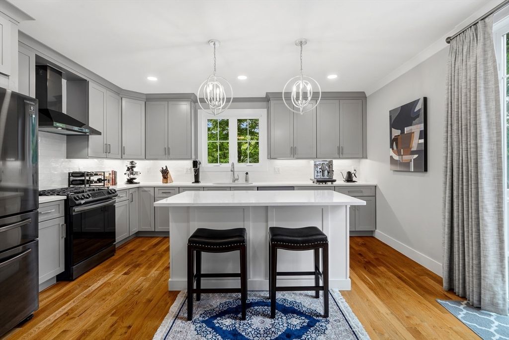 26 Neponset Ave 26, Boston, MA 02131