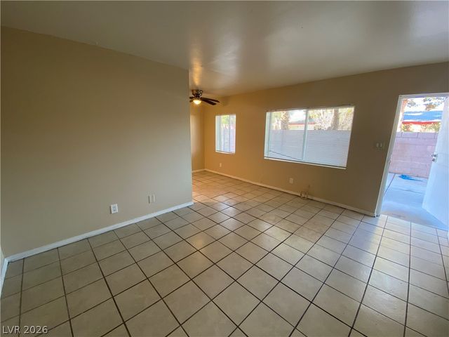 230 BOSTON Avenue 3, Las Vegas, NV 89102