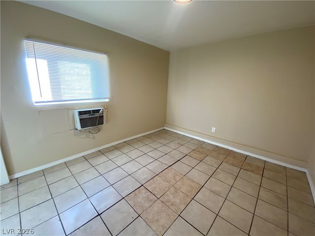 230 BOSTON Avenue 3, Las Vegas, NV 89102
