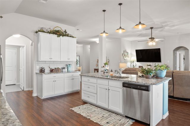 4126 Bridle Path, Sanger, TX 76266