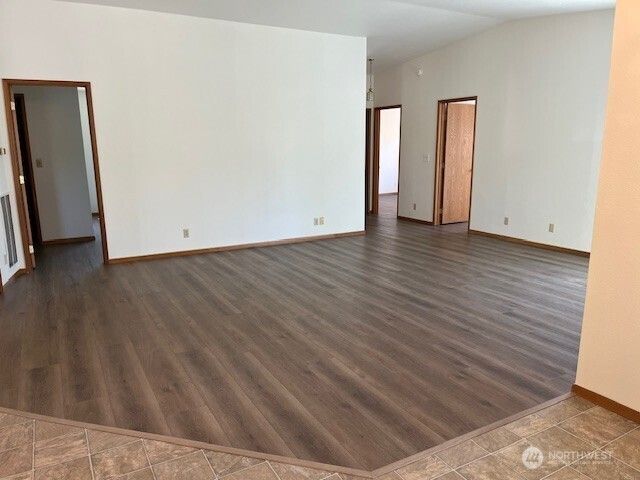 434 SE Stanford Pl, College Place, WA 99324