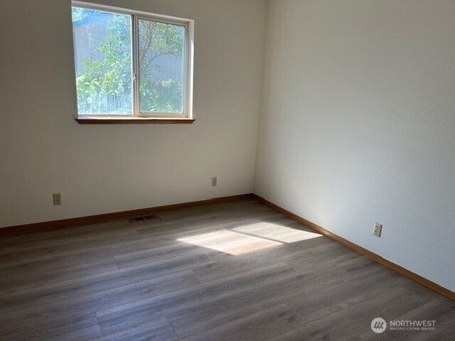 434 SE Stanford Pl, College Place, WA 99324