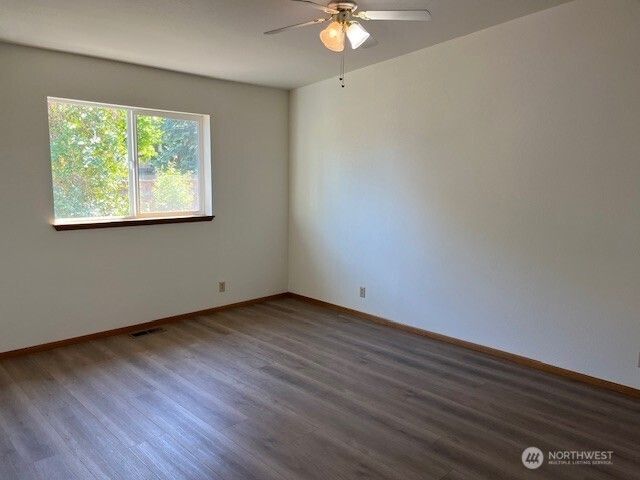 434 SE Stanford Pl, College Place, WA 99324