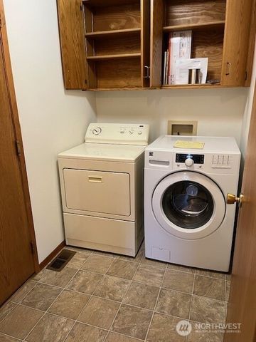 434 SE Stanford Pl, College Place, WA 99324