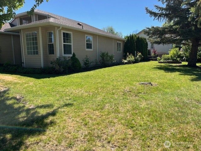 434 SE Stanford Pl, College Place, WA 99324