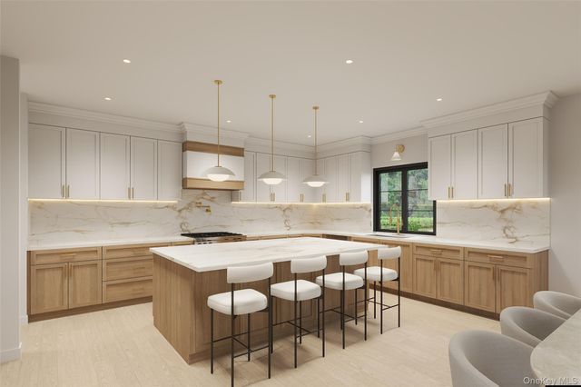 1025 Mirabelle Avenue, Westbury, NY 11590