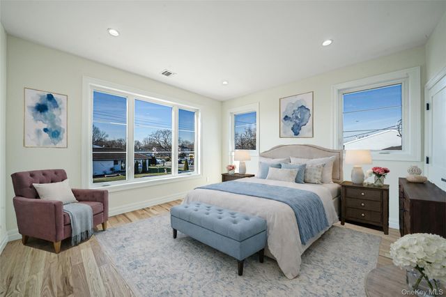 1025 Mirabelle Avenue, Westbury, NY 11590