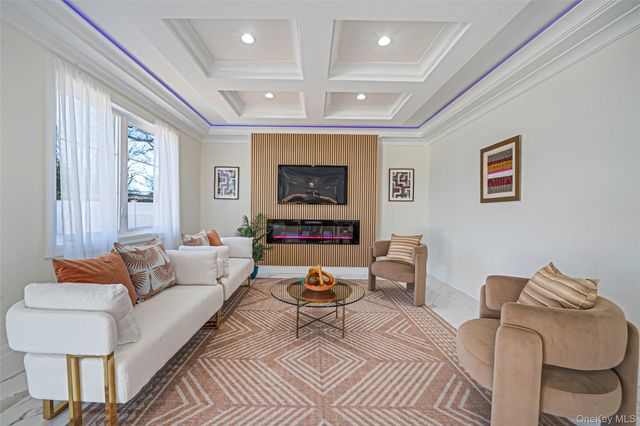 1025 Mirabelle Avenue, Westbury, NY 11590