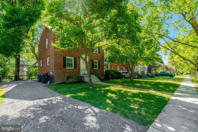 7 S IRVING ST, Arlington, VA 22204
