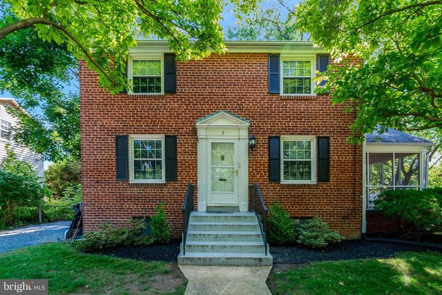 7 S IRVING ST, Arlington, VA 22204