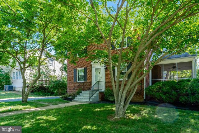 7 S IRVING ST, Arlington, VA 22204