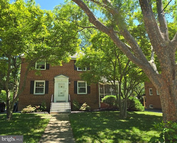 7 S IRVING ST, Arlington, VA 22204