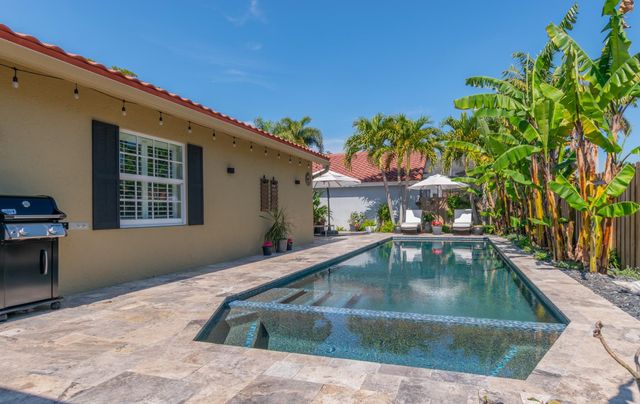 1227 Seagrape Circle, Weston, FL 33326