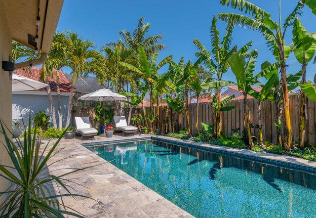 1227 Seagrape Circle, Weston, FL 33326