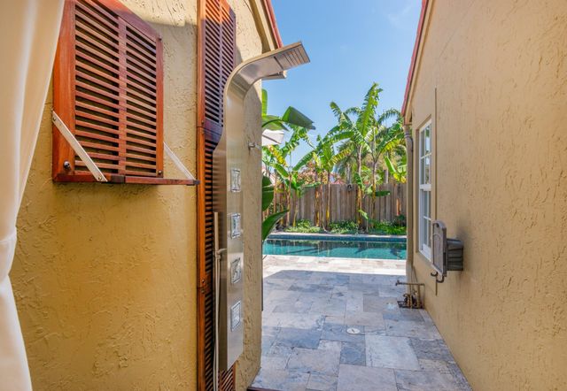 1227 Seagrape Circle, Weston, FL 33326