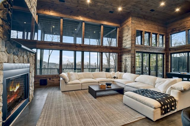 415 Green Ridge Trail, Blue Ridge, GA 30513