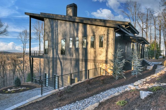 415 Green Ridge Trail, Blue Ridge, GA 30513