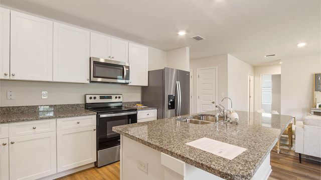 216 Dockside Road, Freeport, FL 32439