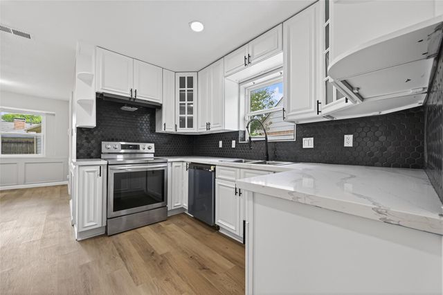 11519 Piping Rock Drive, Houston, TX 77077