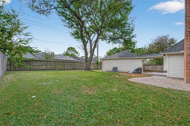 11519 Piping Rock Drive, Houston, TX 77077