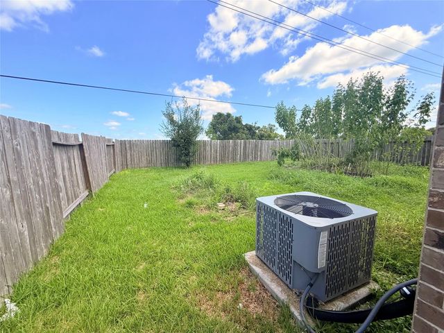 1867 Garnet Breeze Drive, Rosharon, TX 77583
