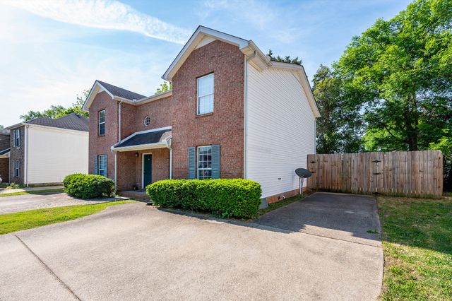 1414 Middleborough Ct, Murfreesboro, TN 37130
