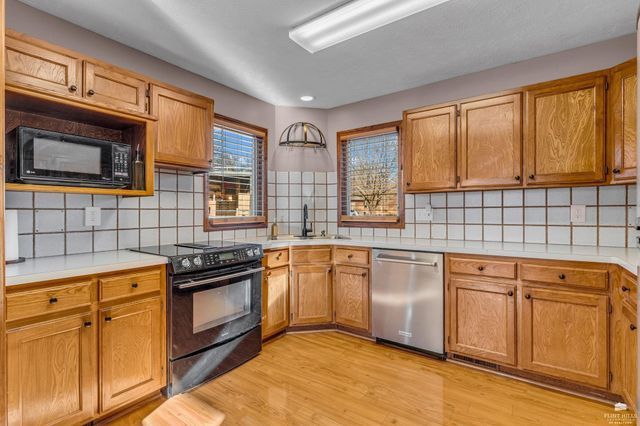 3502 Stonehenge Court, Manhattan, KS 66503