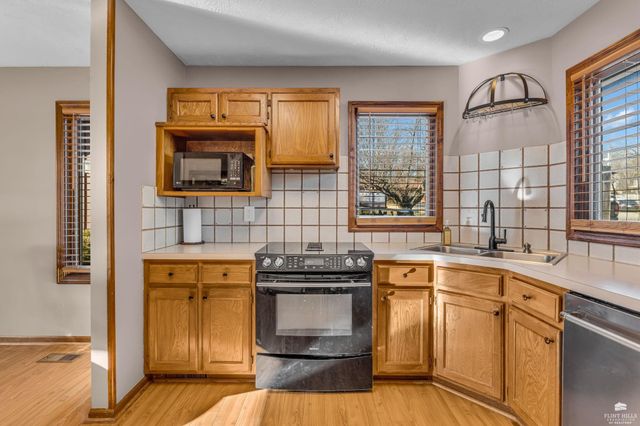 3502 Stonehenge Court, Manhattan, KS 66503