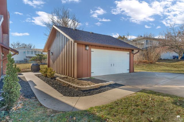 3502 Stonehenge Court, Manhattan, KS 66503