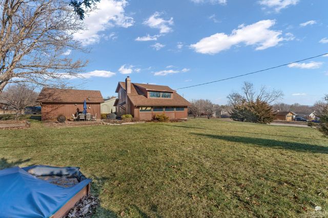 3502 Stonehenge Court, Manhattan, KS 66503