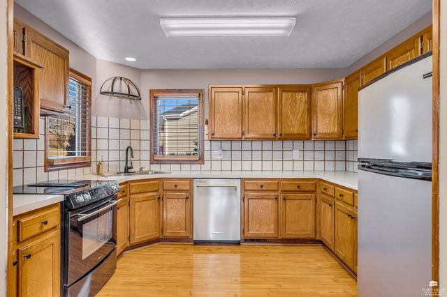 3502 Stonehenge Court, Manhattan, KS 66503