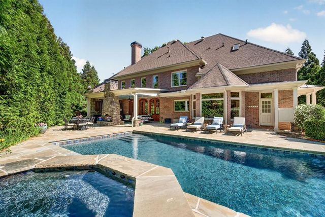 740 Riley Place, Sandy Springs, GA 30327