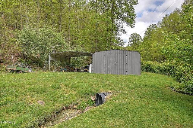 903 Flatwoods Road, Coeburn, VA 24230