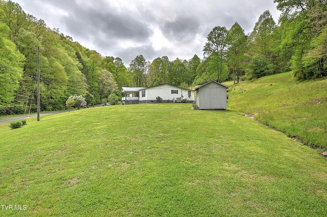 903 Flatwoods Road, Coeburn, VA 24230