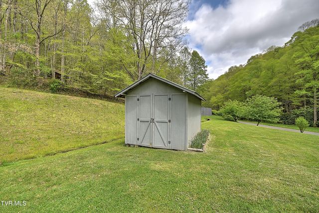 903 Flatwoods Road, Coeburn, VA 24230