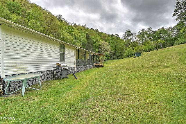 903 Flatwoods Road, Coeburn, VA 24230