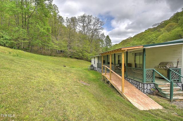 903 Flatwoods Road, Coeburn, VA 24230