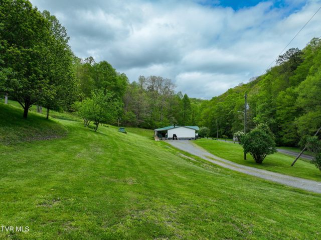 903 Flatwoods Road, Coeburn, VA 24230