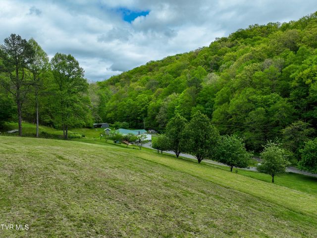 903 Flatwoods Road, Coeburn, VA 24230
