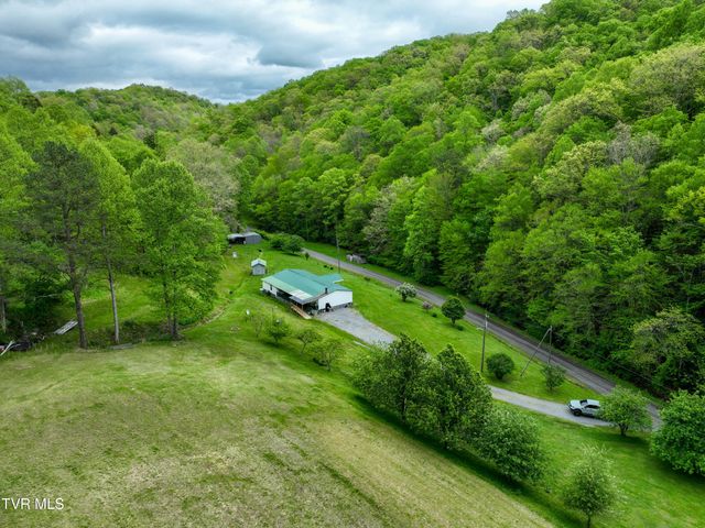 903 Flatwoods Road, Coeburn, VA 24230