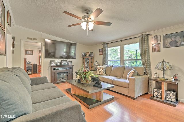 903 Flatwoods Road, Coeburn, VA 24230