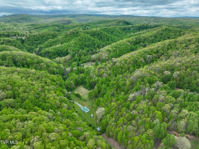 903 Flatwoods Road, Coeburn, VA 24230