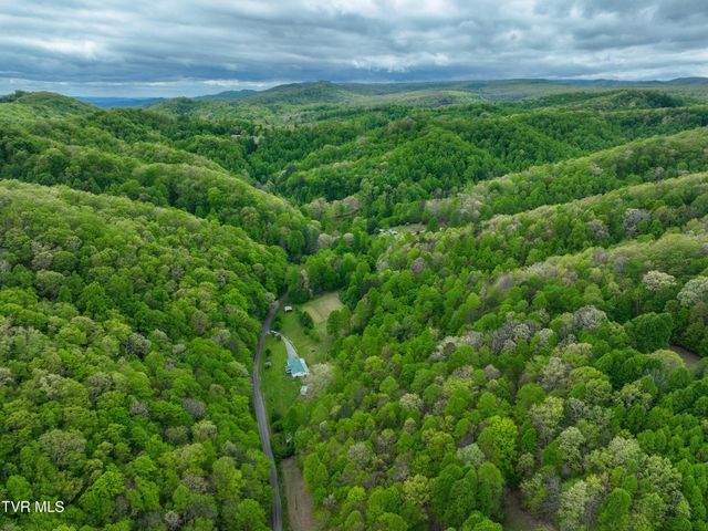 903 Flatwoods Road, Coeburn, VA 24230
