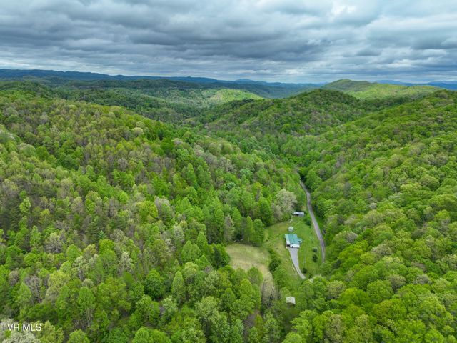 903 Flatwoods Road, Coeburn, VA 24230