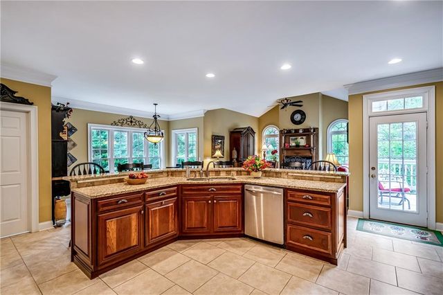 411 Overlook Way, Cohutta, GA 30710