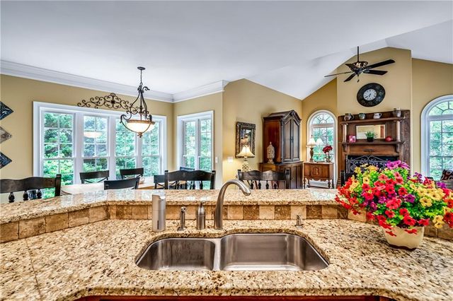 411 Overlook Way, Cohutta, GA 30710