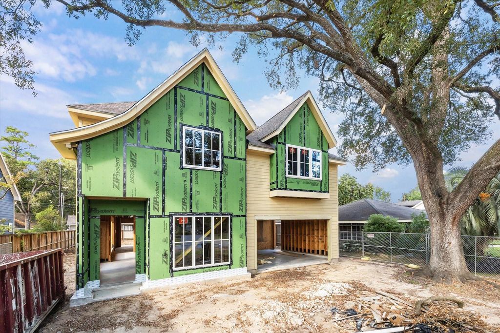 1046 Gardenia Drive, Houston, TX 77018