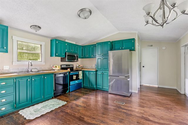 42 County Road 4291, Dayton, TX 77535